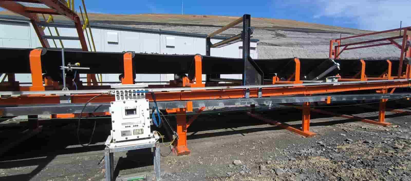 Unit Metal Detector MDHT Suhu Tinggi Unit Metal Detector MDHT untuk area bersuhu tinggi pada conveyor industri semen